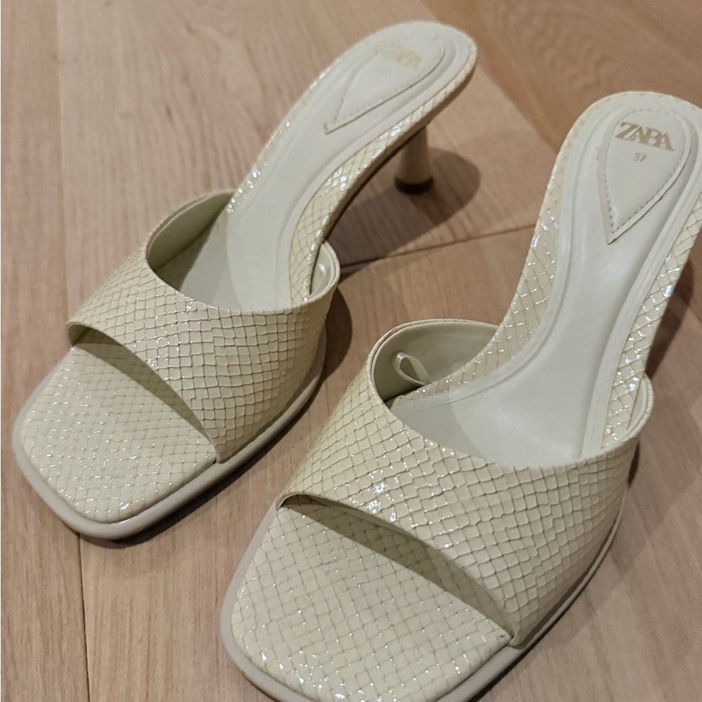 Zara Cream Textured Square-Toe Mule Heels